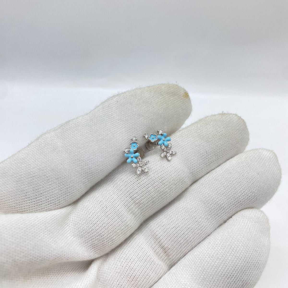 silver earrngs