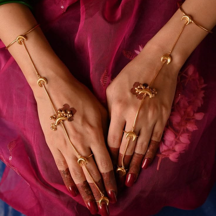 Celeste Hand Chain