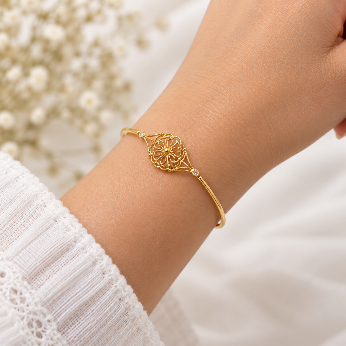 Crystal_Infinity_Bangle