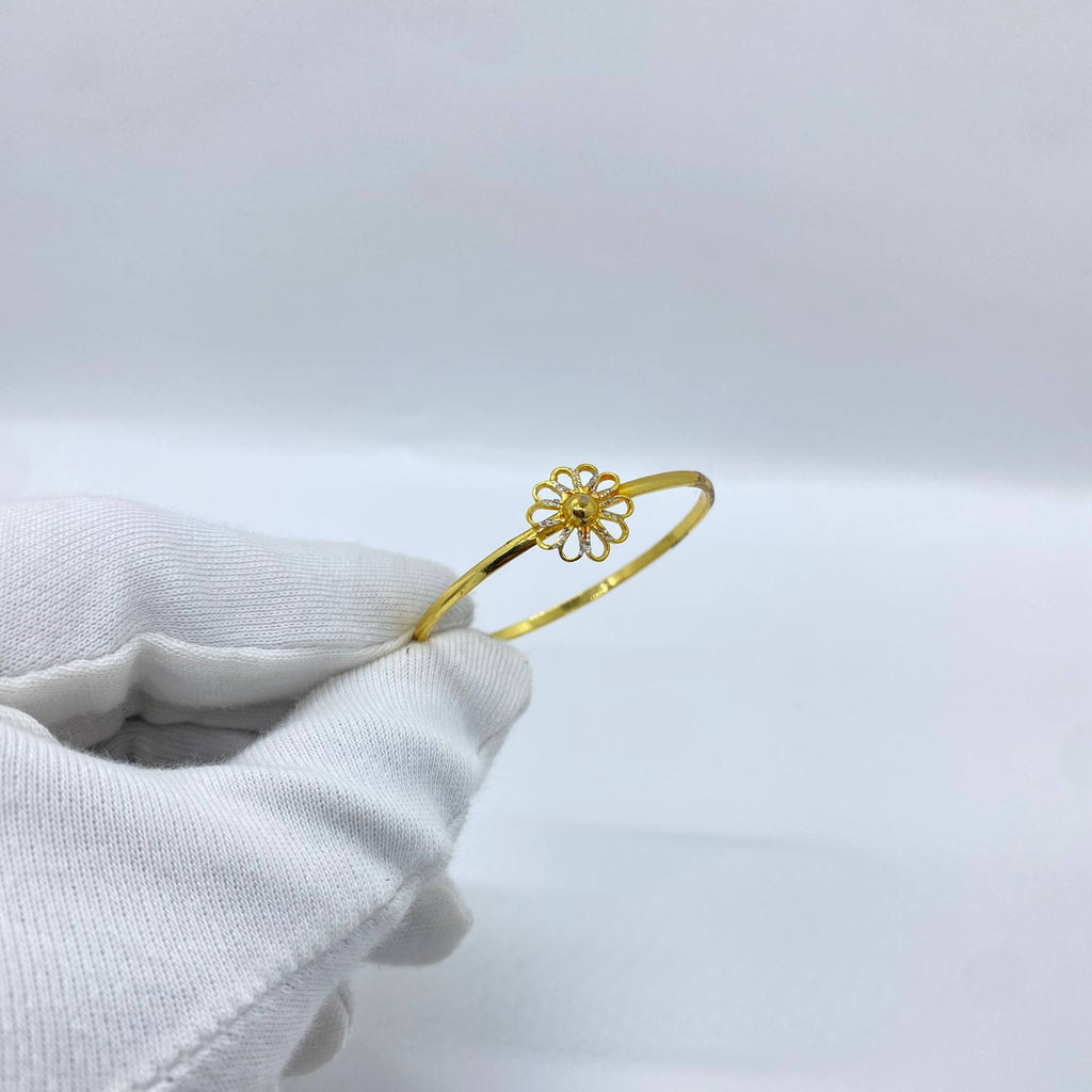 Daisy Flower Gold Bangle