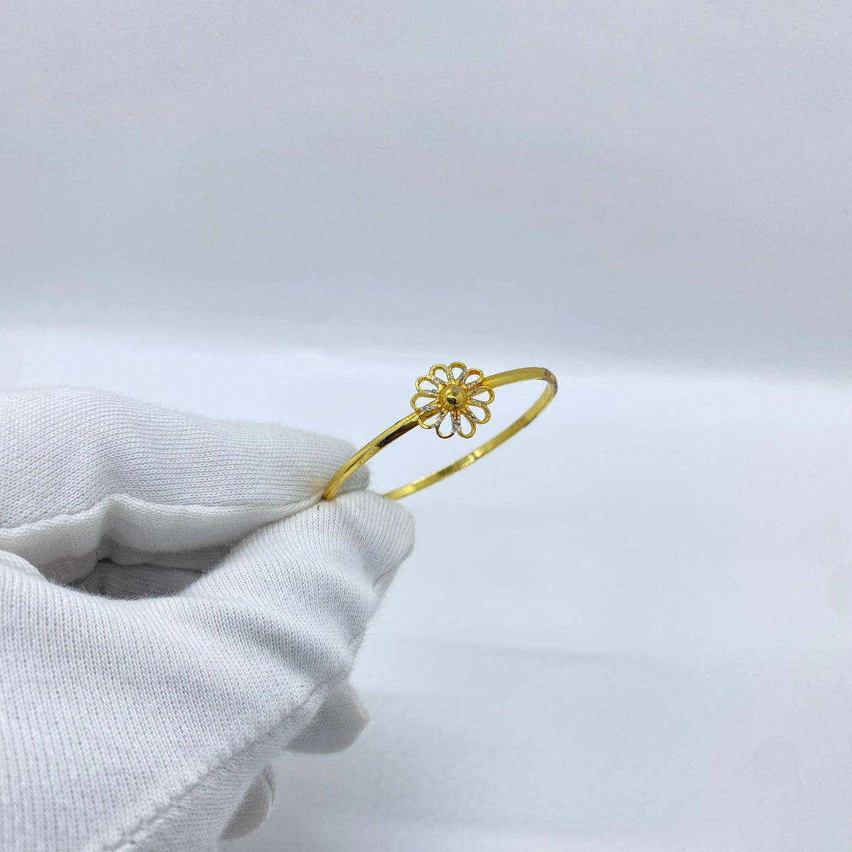 Daisy Flower Gold Bangle