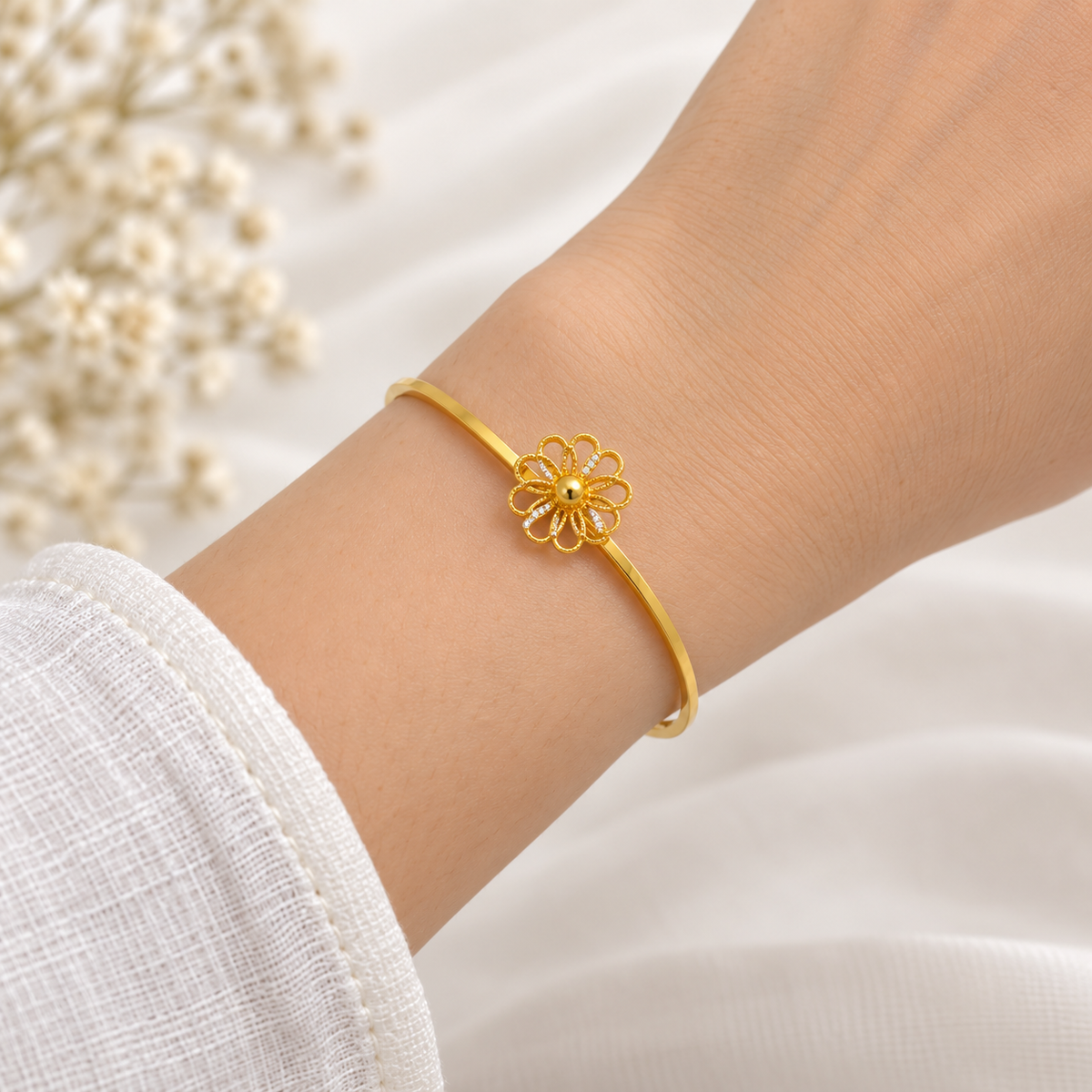 Daisy Flower Gold Bangle