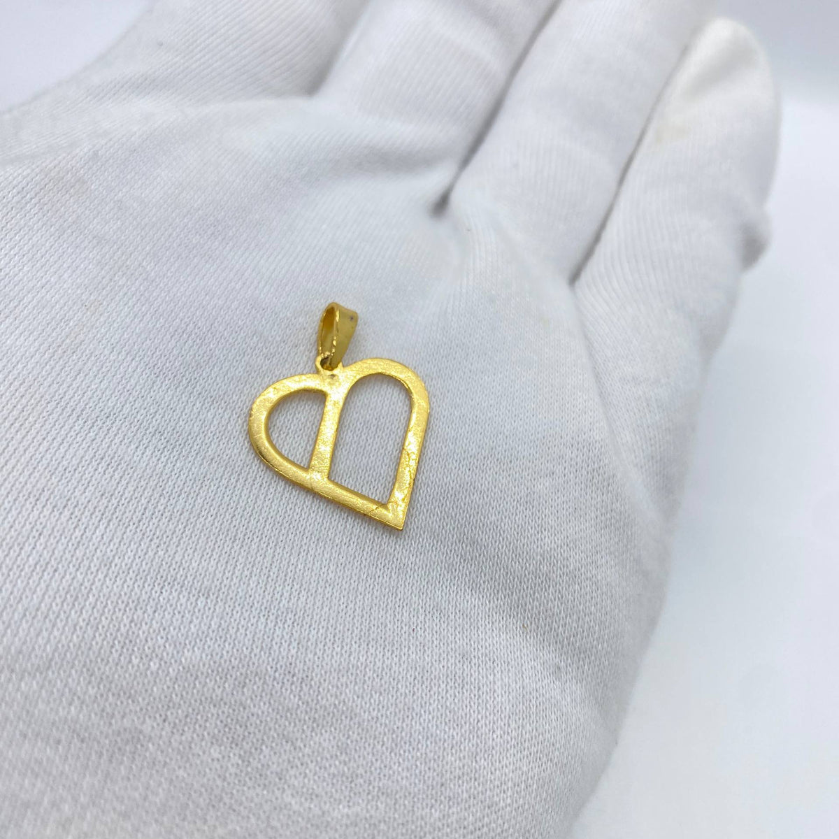 Elegant Open Heart Gold Pendant