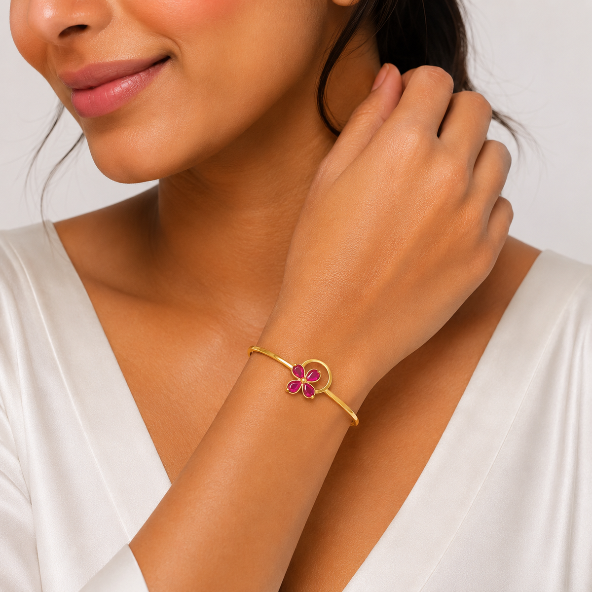 Elegant rose silver Bangle