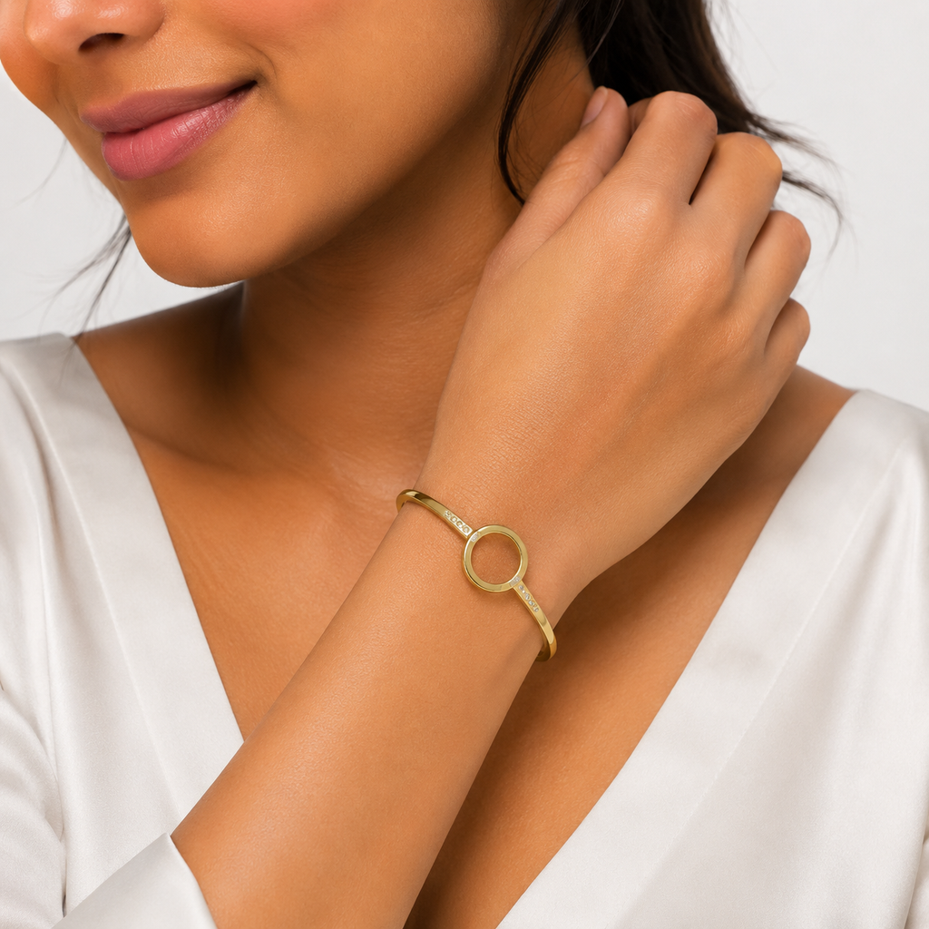 Elegant silver Circle Bangle