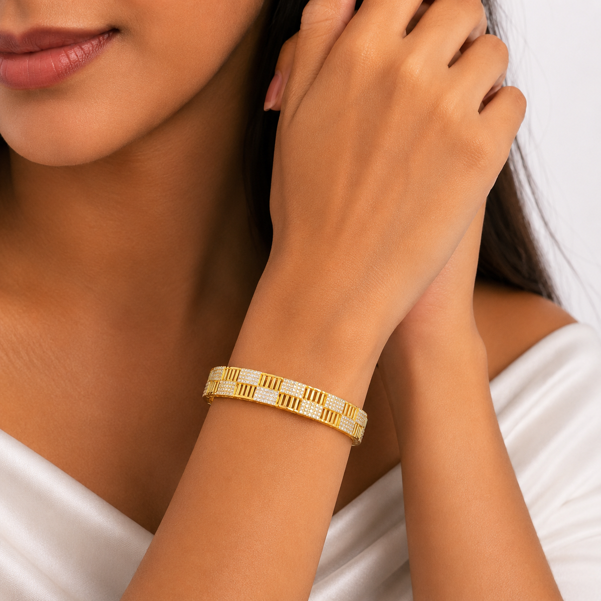 Elegant silver Lattice Bangle