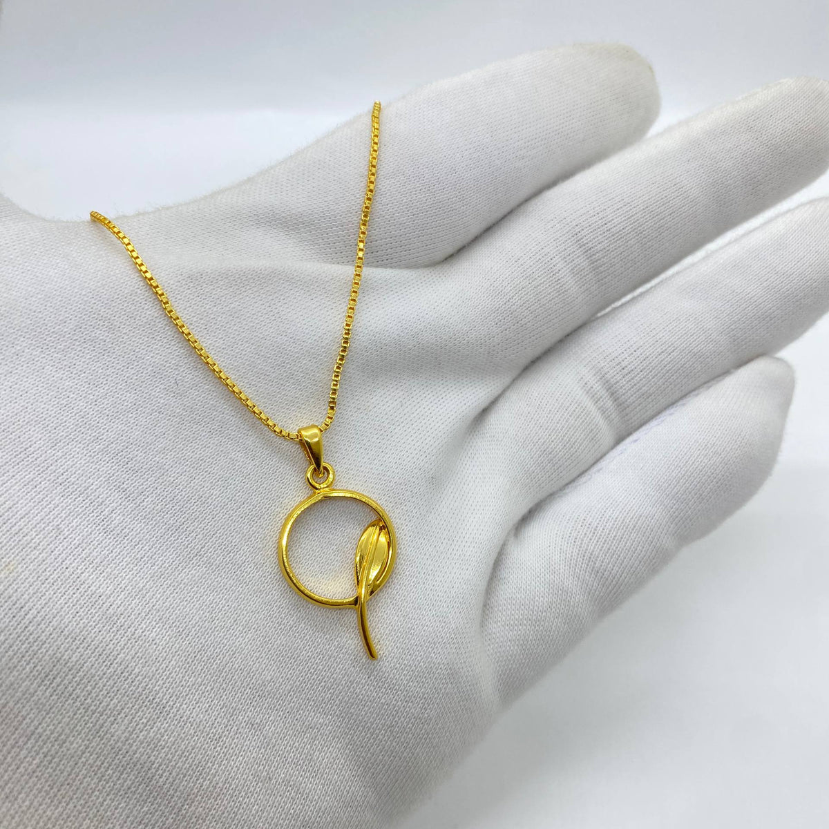 Gold Abstract Circle Pendant Necklace