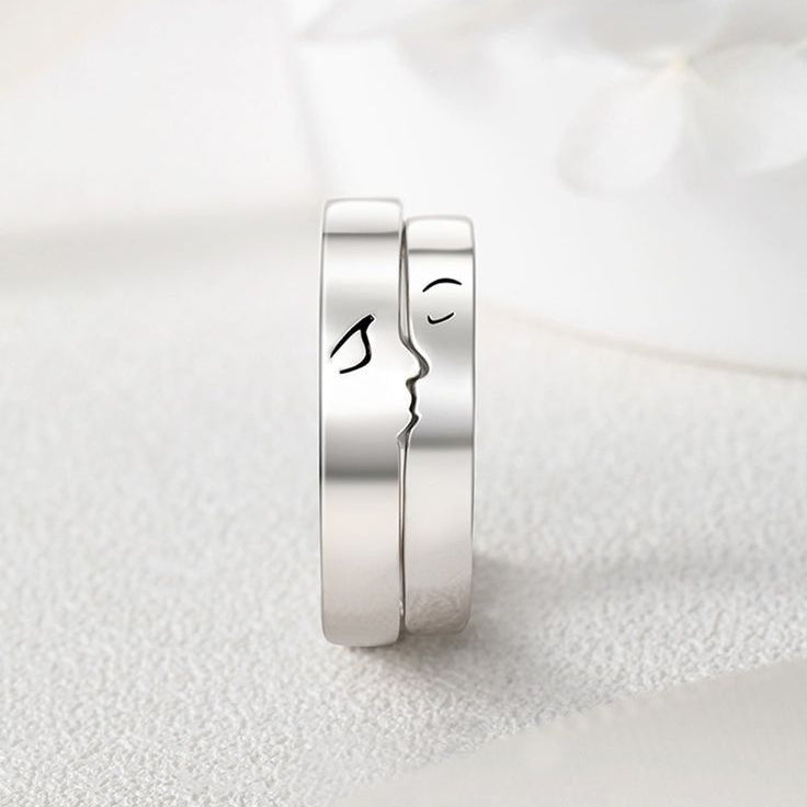 Kiss Couple Ring