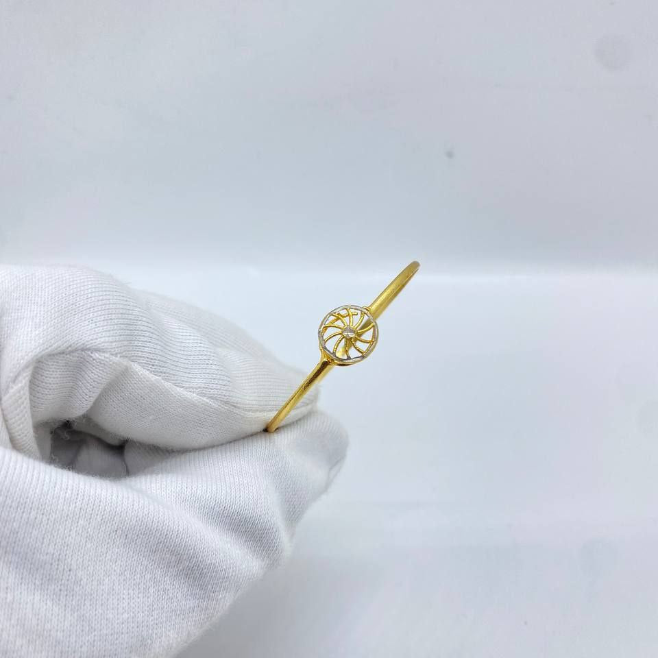 Spiral Circle Gold Bangle